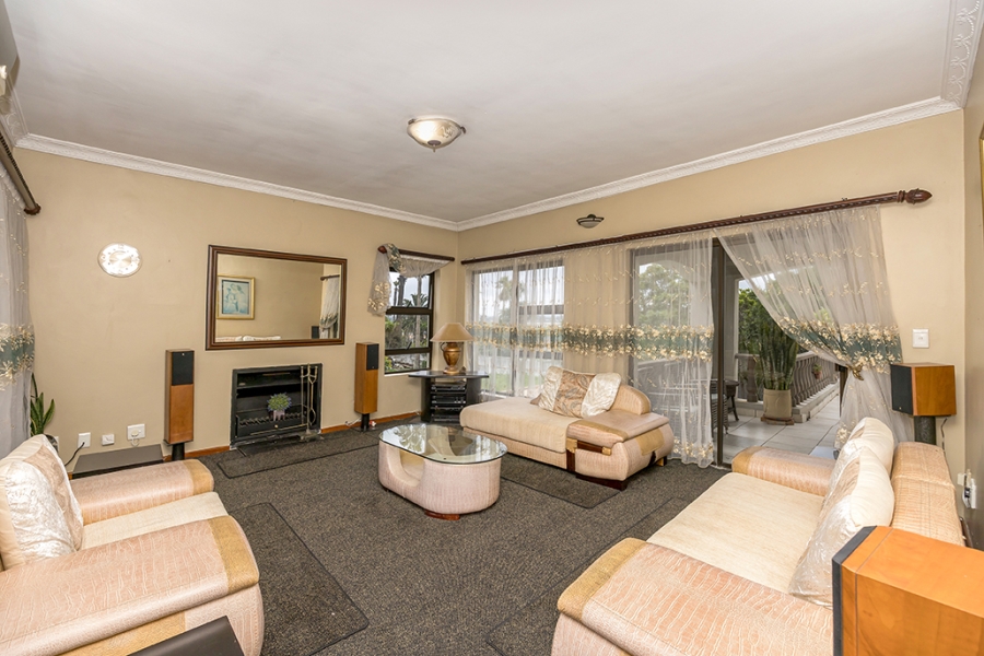 6 Bedroom Property for Sale in Sunset Beach Western Cape